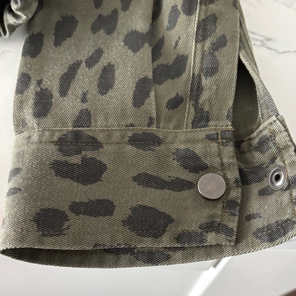 Rails Olive leopard camo Print Jacket - Picture 5 of 6